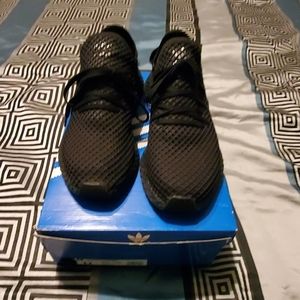 Adidas BLACK DEERUPT RUNNER Size 12